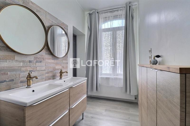 Maison - 295 m² - 8 pièces