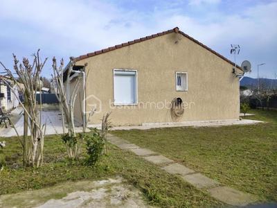 Maison traditionnelle - 90 m² - 4 pièces