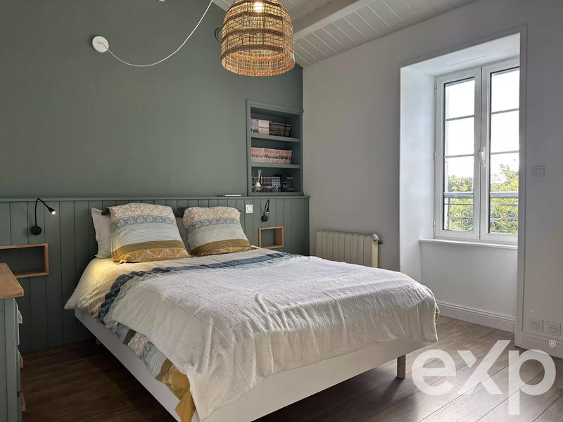 Maison - 304 m² - 10 pièces