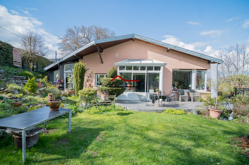 Maison - 200 m² - 10 pièces