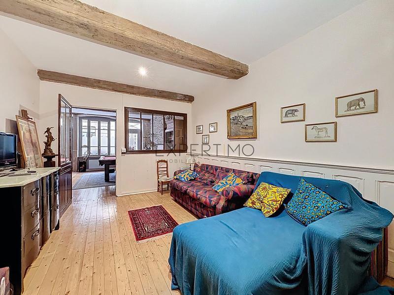 Maison - 249 m² - 7 pièces