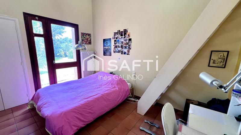 Maison - 210 m² - 6 pièces