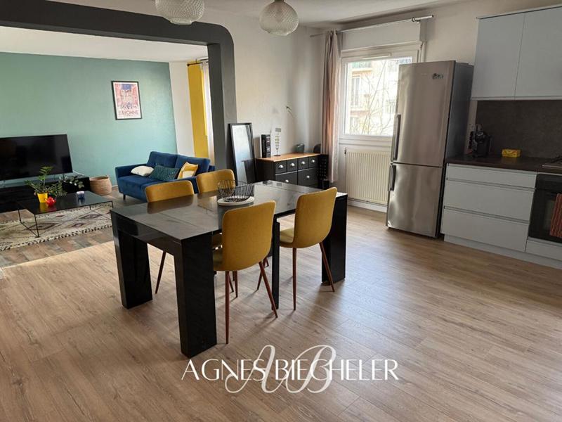 Appartement - 86 m² - 3 pièces