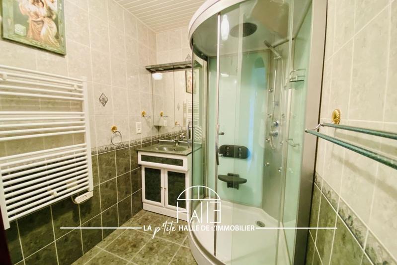 Maison - 227 m² - 9 pièces