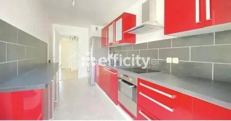 Appartement - 85 m² - 4 pièces