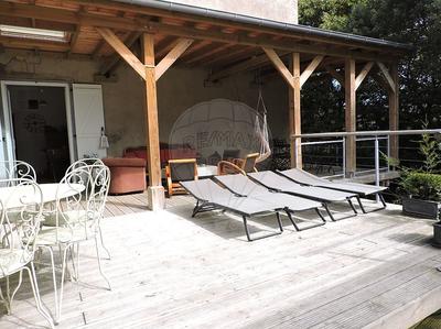 Maison - 310 m² - 12 pièces