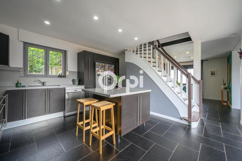 Maison - 140 m² - 5 pièces