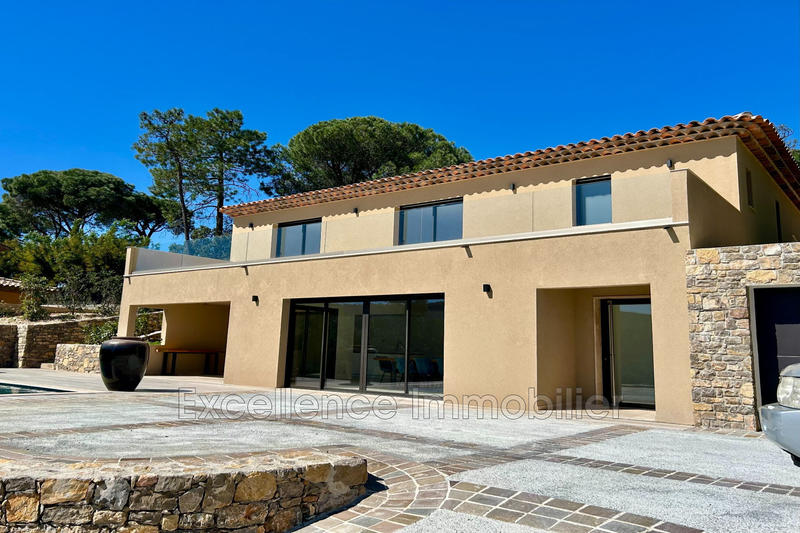 Propriété - 235 m² - 6 pièces