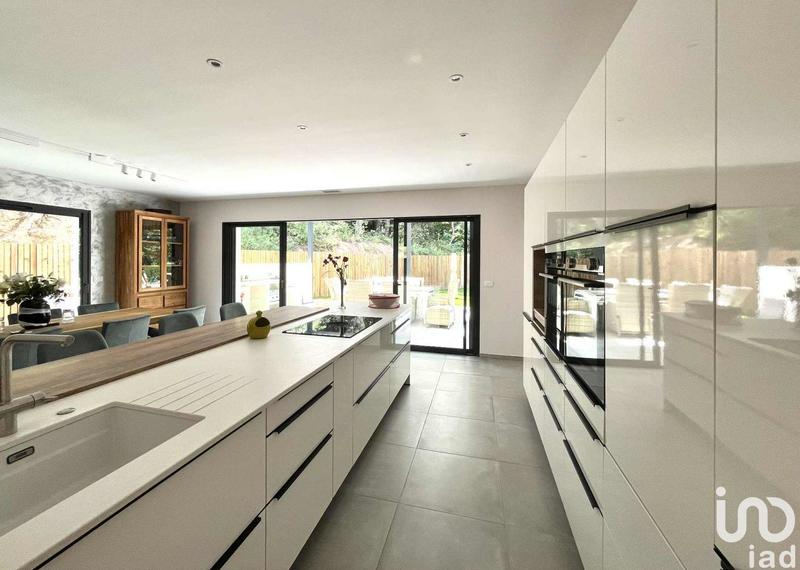 Maison - 145 m² - 5 pièces