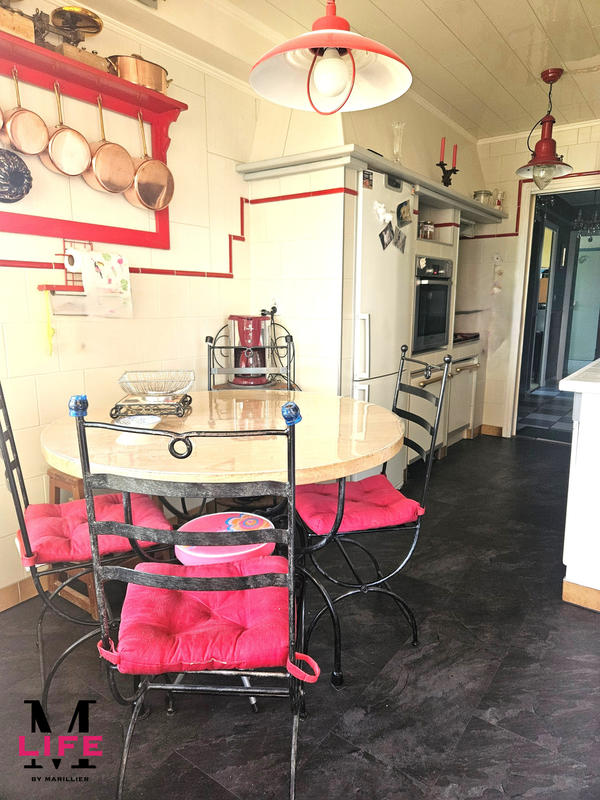 Appartement - 92 m² - 7 pièces