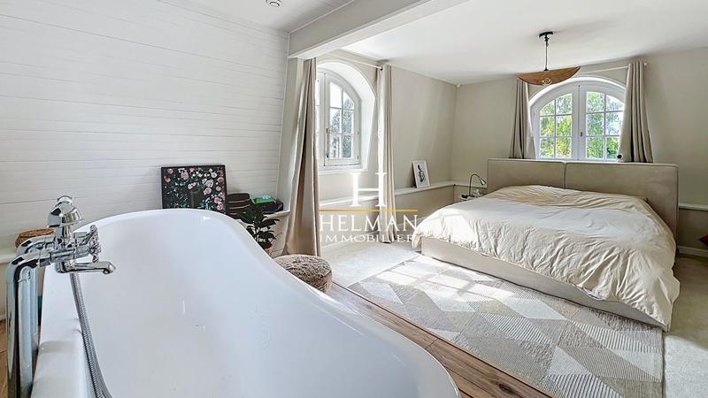 Maison - 344 m² - 12 pièces