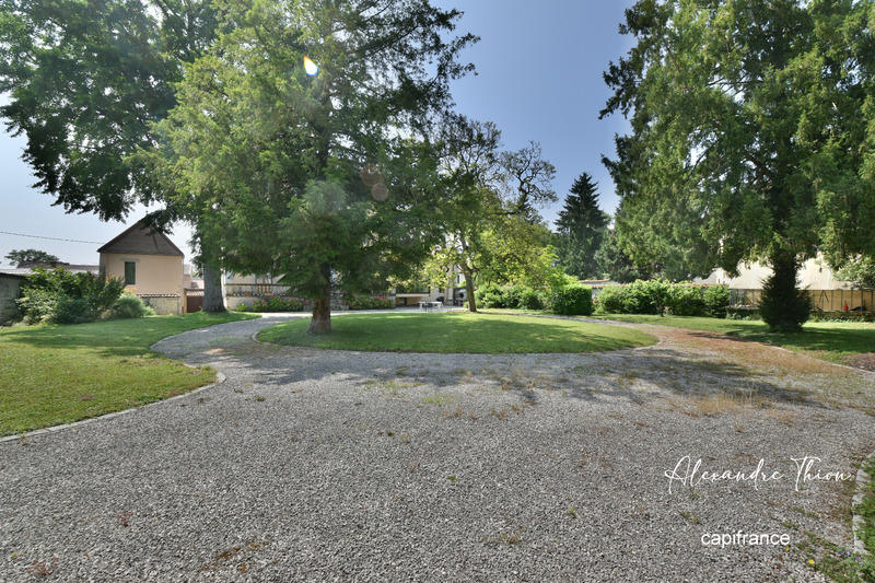 Maison bourgeoise - 361 m² - 12 pièces