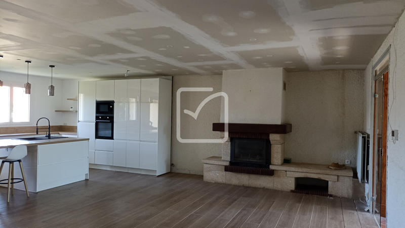 Maison - 180 m² - 7 pièces