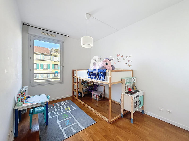 Appartement - 94 m² - 4 pièces