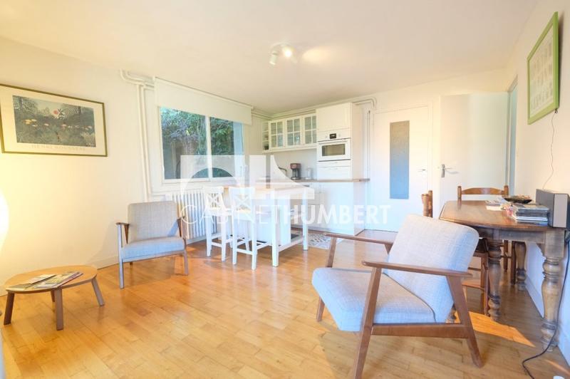 Maison - 275 m² - 8 pièces