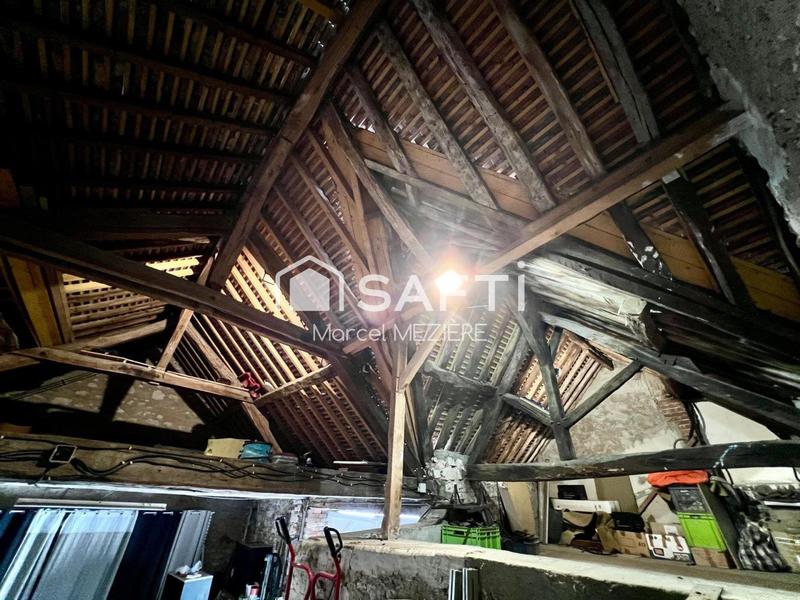 Maison - 201 m² - 7 pièces