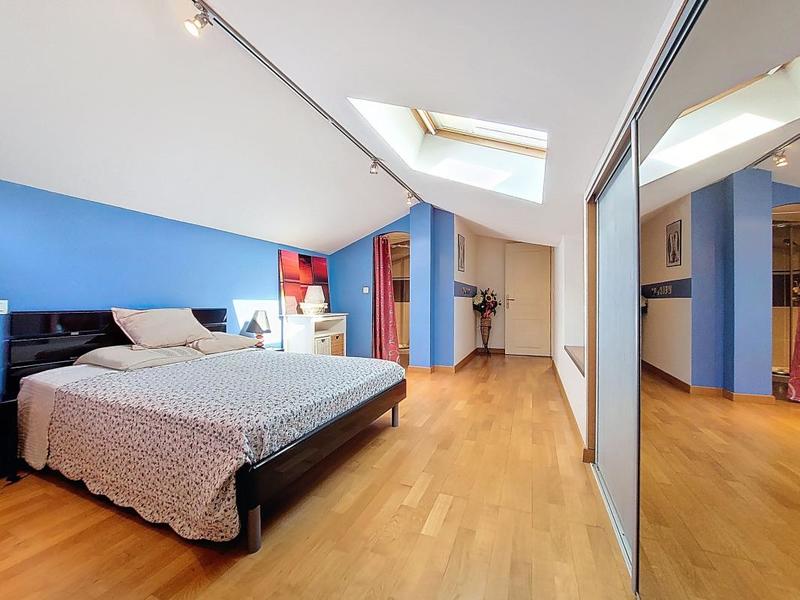 Duplex - 195 m² - 7 pièces