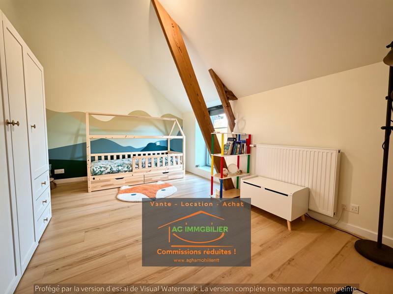 Maison - 222 m² - 7 pièces