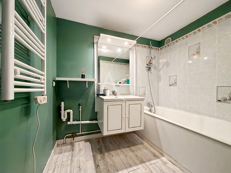 Maison - 81 m² - 5 pièces