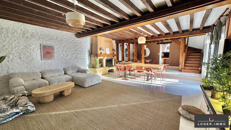 Maison - 302 m² - 9 pièces