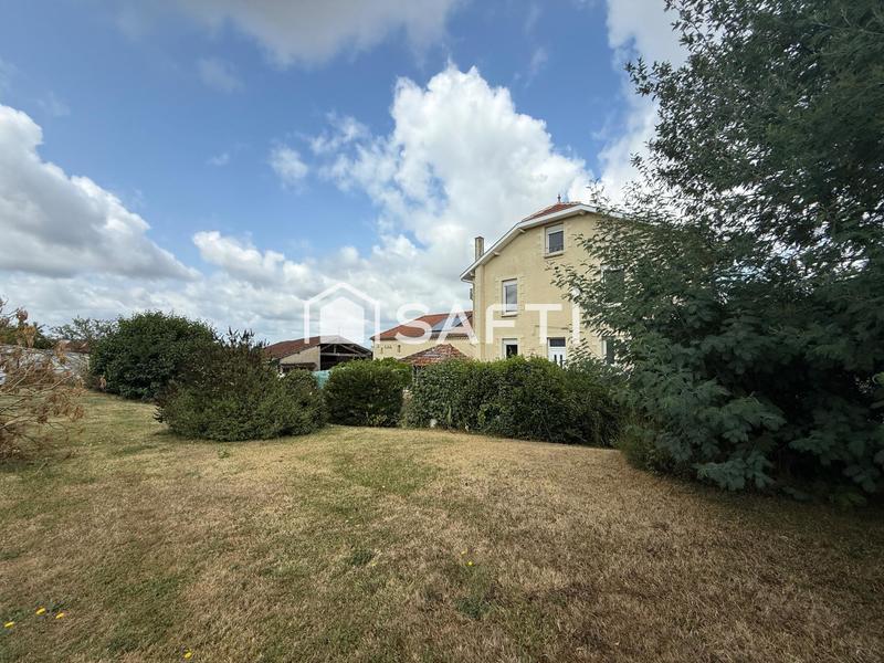 Maison - 205 m² - 9 pièces