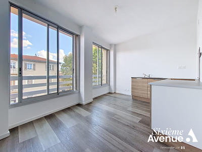 Appartement - 100 m² - 5 pièces