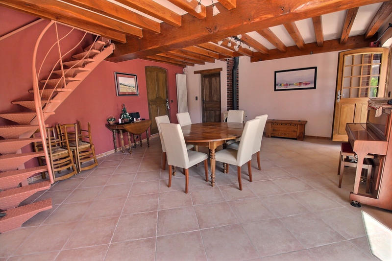 Demeure - 201 m² - 9 pièces