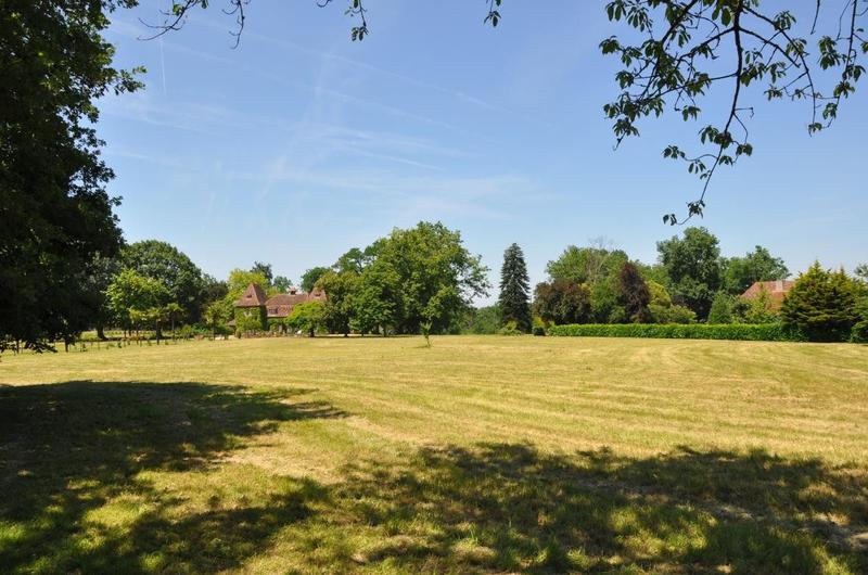 Maison traditionnelle - 260 m² - 8 pièces