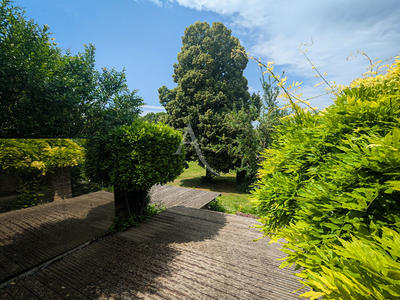 Maison - 197 m² - 9 pièces