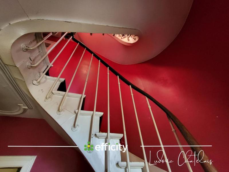 Maison - 235 m² - 8 pièces