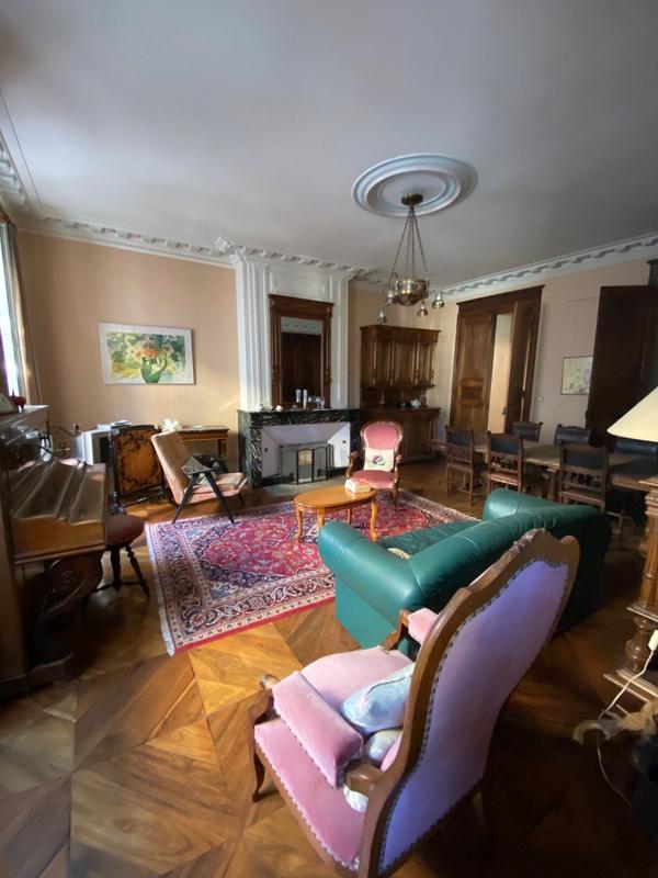 Maison - 410 m² - 11 pièces