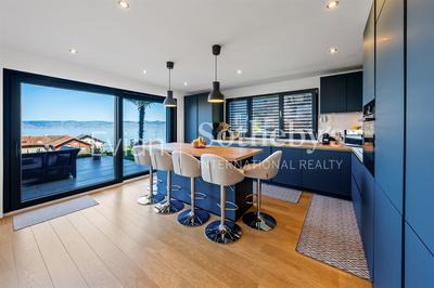 Maison - 171 m² - 6 pièces