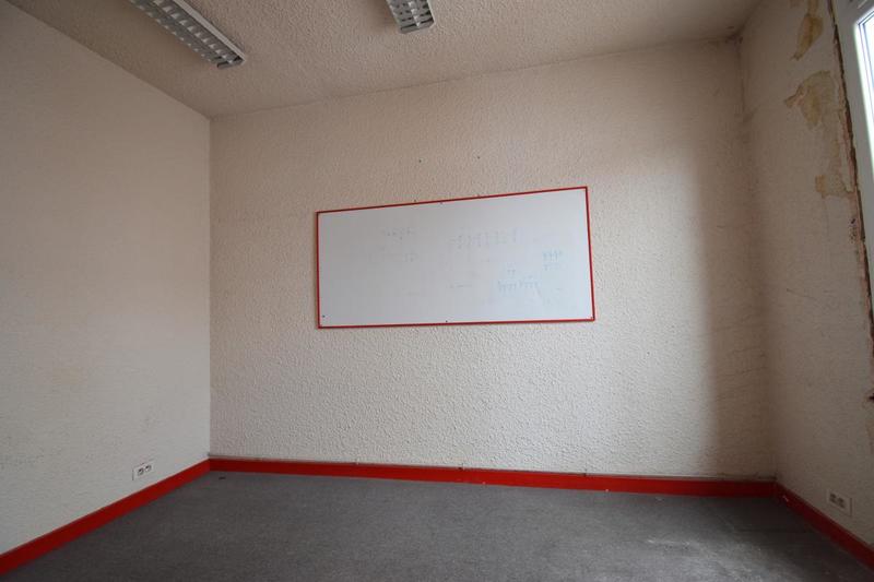 Bureau - 118 m² - 7 pièces
