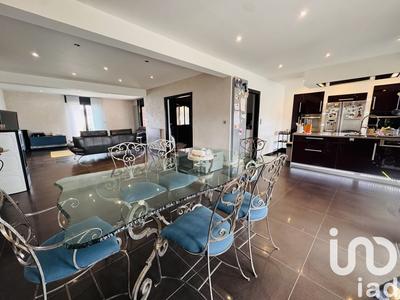 Maison - 195 m² - 7 pièces