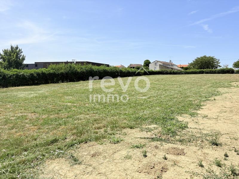 Terrain constructible - 1 600 m²