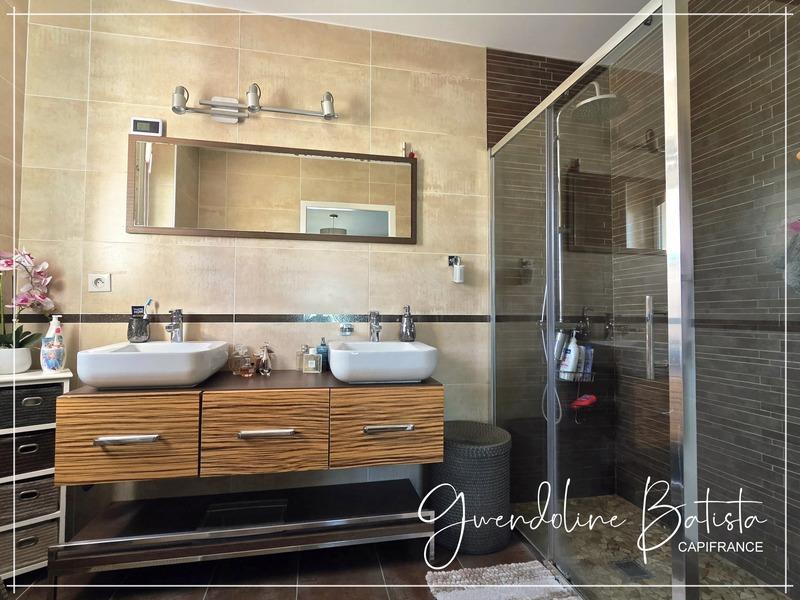 Maison - 175 m² - 7 pièces