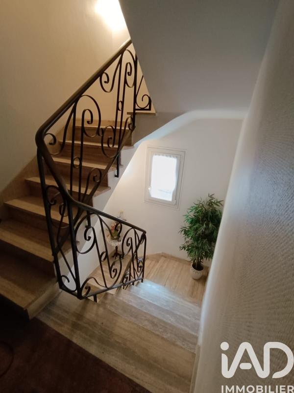 Maison - 185 m² - 8 pièces