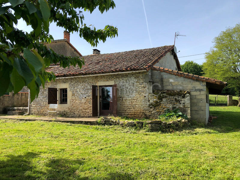 Maison en pierre - 83 m² - 3 pièces