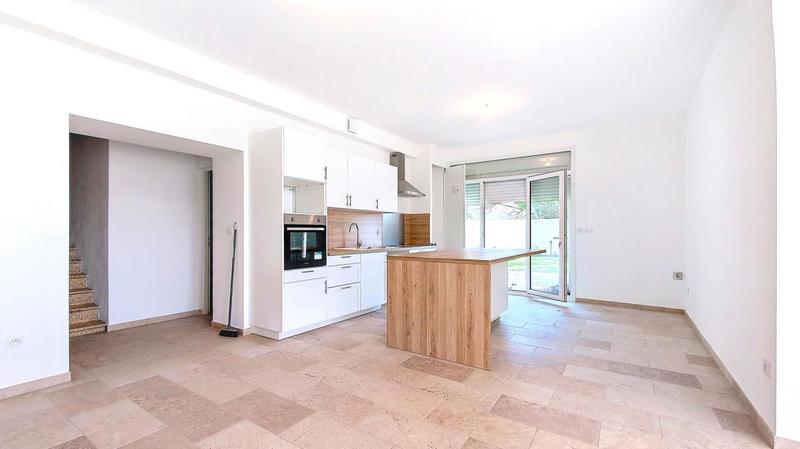 Mas - 193 m² - 8 pièces