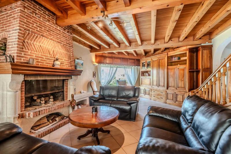 Propriété - 380 m² - 9 pièces