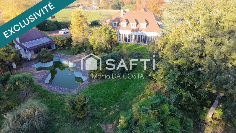 Propriété - 232 m² - 8 pièces