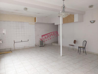 Magasins - 62 m²