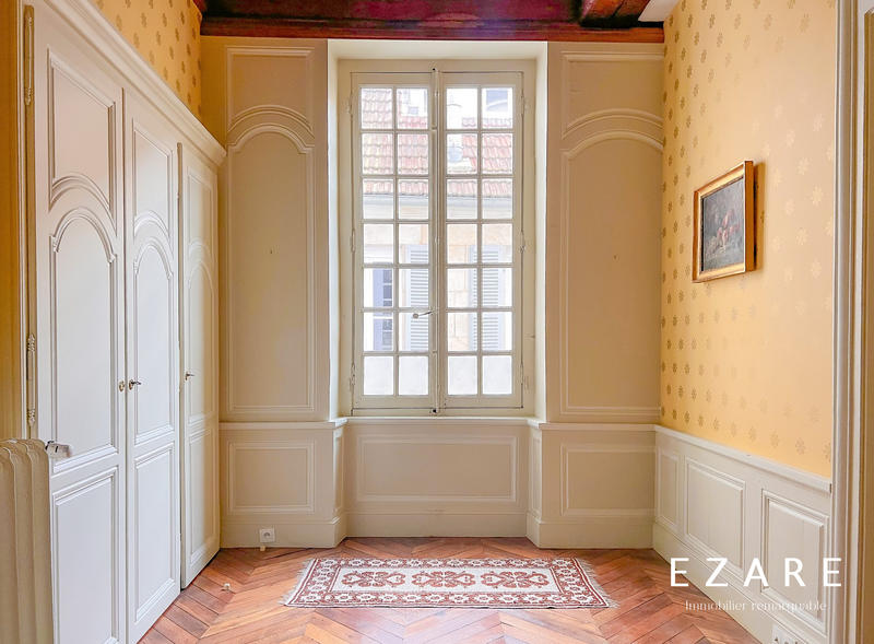 Appartement - 215 m² - 8 pièces