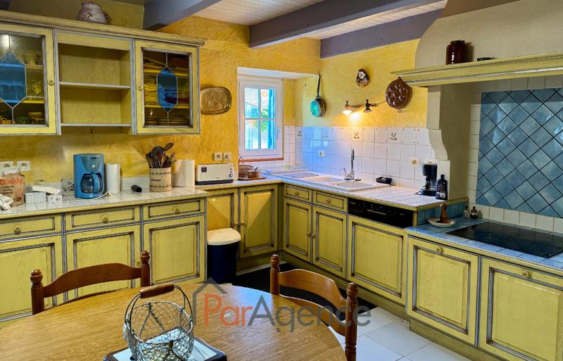 Maison - 241 m² - 8 pièces