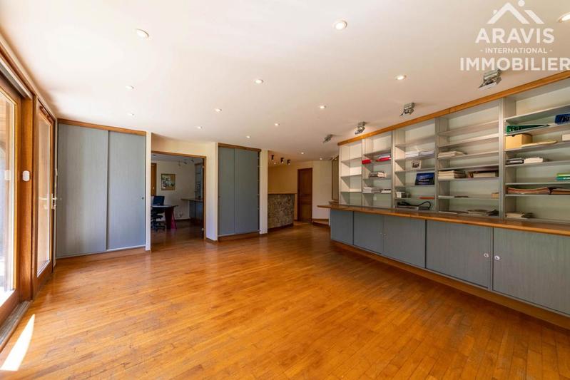 Demeure - 312 m² - 7 pièces