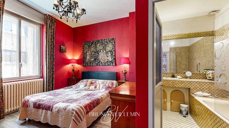 Demeure - 439 m² - 18 pièces