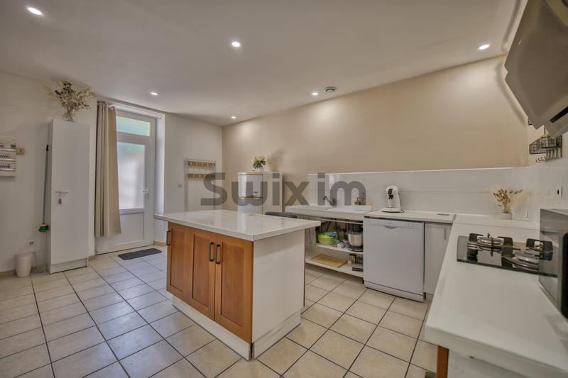 Appartement - 95 m² - 5 pièces