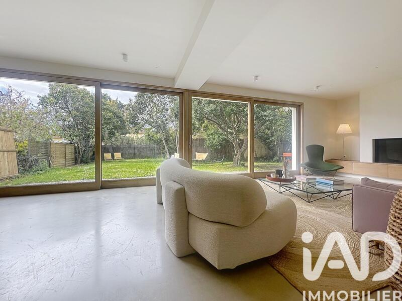 Maison - 212 m² - 7 pièces