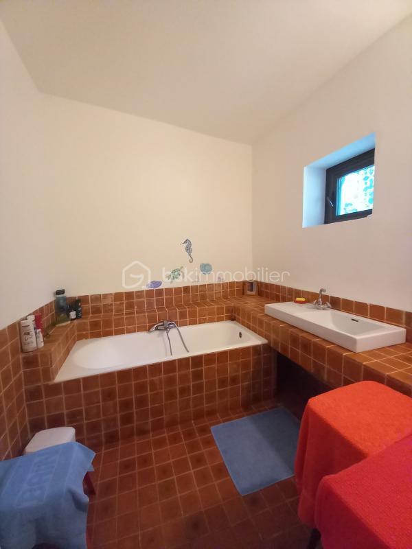 Propriété - 200 m² - 5 pièces