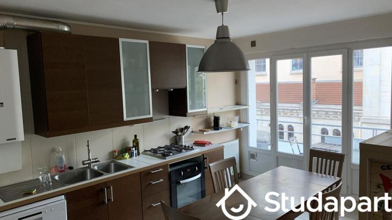 Chambre - 12 m² - 1 pièce